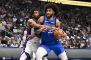 阿丘瓦29+12马绍尔36+10+6 国王战胜独行侠